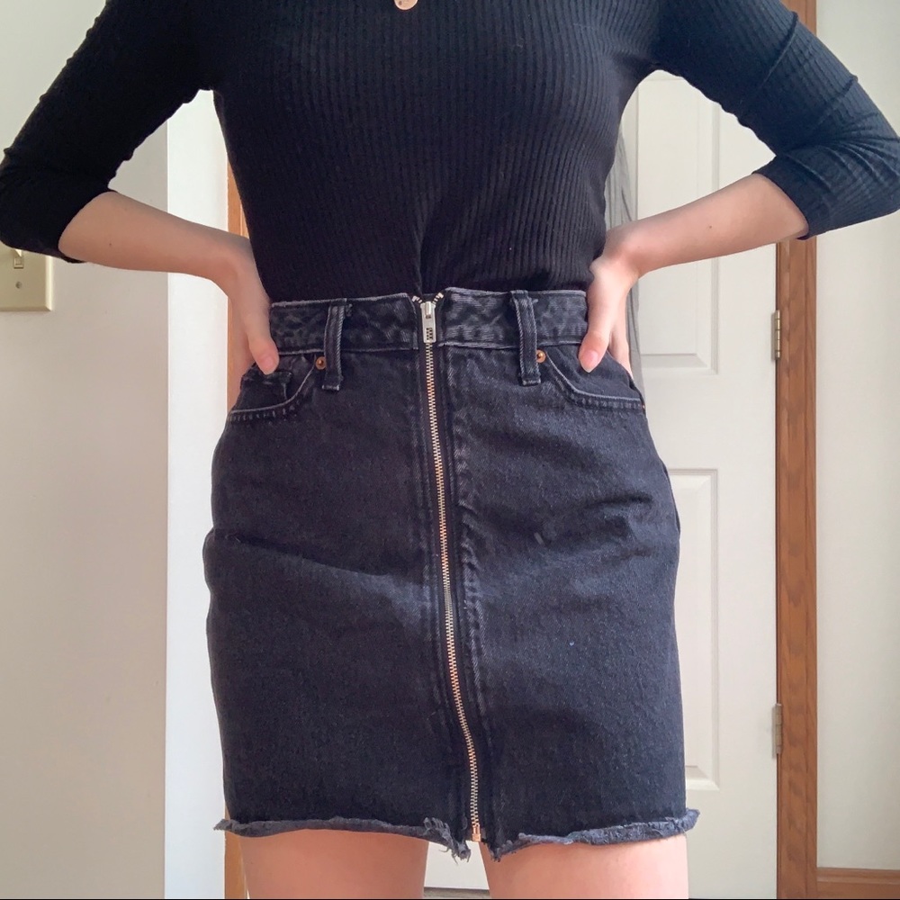 Abercrombie & Fitch Zip Up Black Denim Skirt